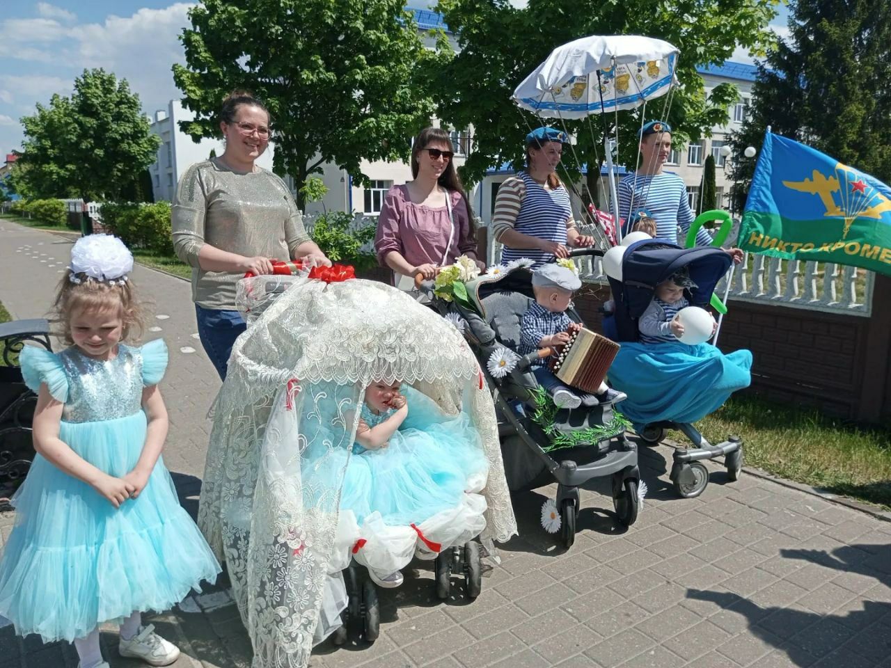 Парад колясок состоялся 14.05.2023 в рамках празднования Дня семьи - Столин  ЦГЭ